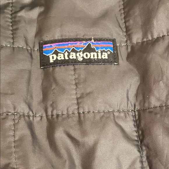Patagonia Dark Gray Quilted Vest - Picture 3 of 6